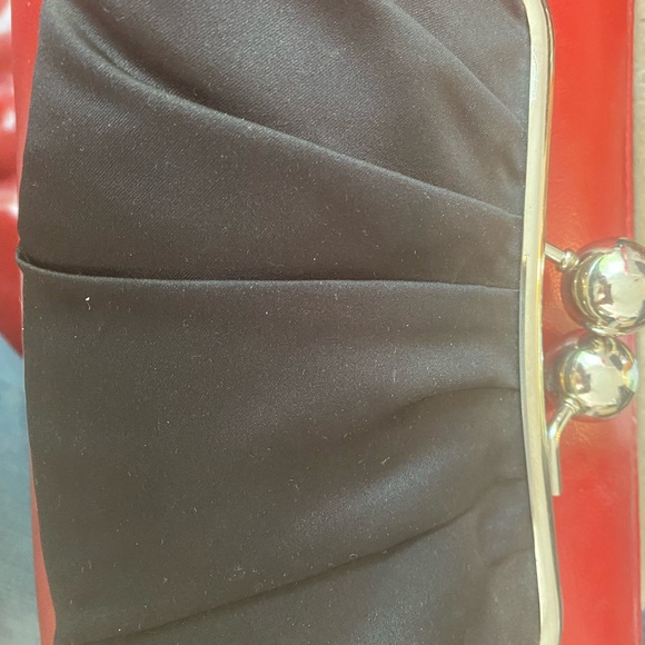 Le chateau clutch bag with gloves - Picture 4 of 12